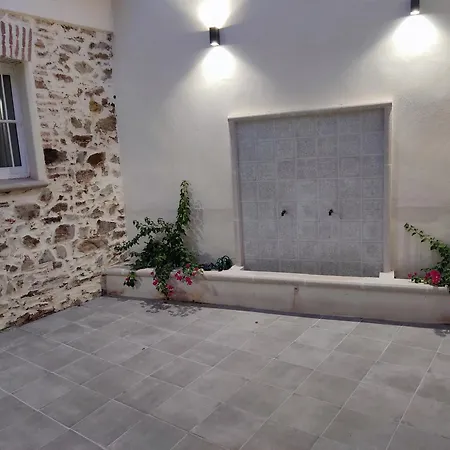 Apartment River House *