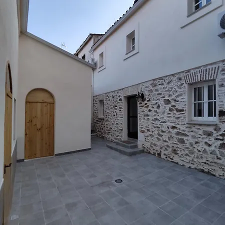 River House Caces