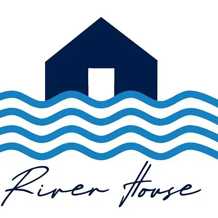 River House * Caceres