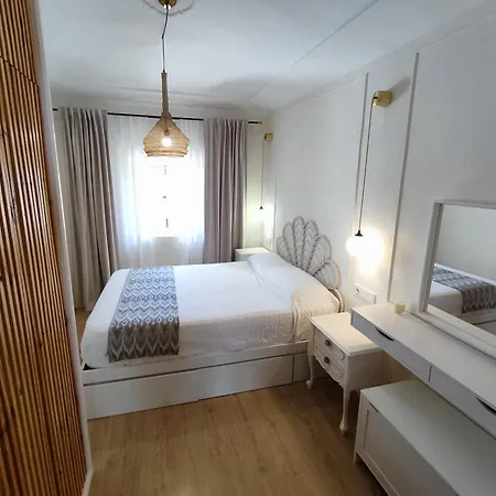 River House Apartment *