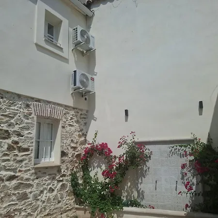 River House * Caces